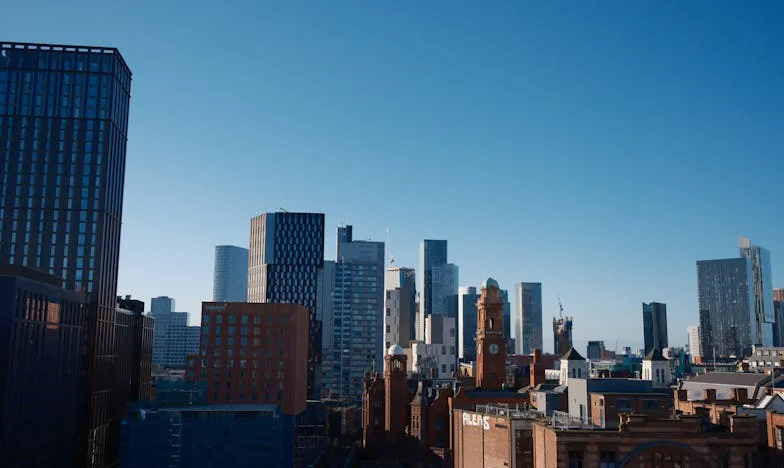 A múlt árnyéka: Egy esküvő, egy elveszett szerelem és a megbocsátás nehézségei