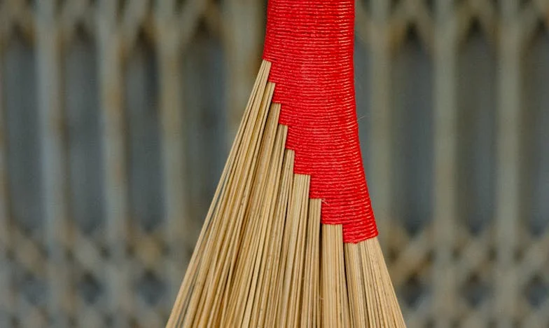 Egy Zsarnok Árnyékában: Egy Nő Csendes Kiáltása a Magyar Vidéken