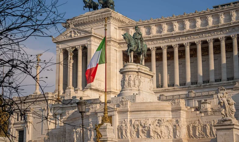 „Ne siess a házassággal, Lili!” – Egy menyasszony menekülése a vőlegénye családjának szorításából