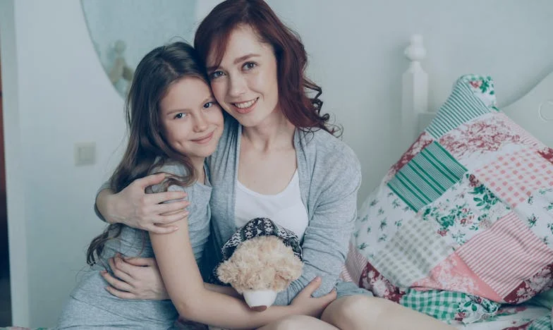 Amikor a saját fiam megtiltja, hogy elmenjek az unokám születésnapjára: Egy anya vallomása fájdalomról, családról és reményről