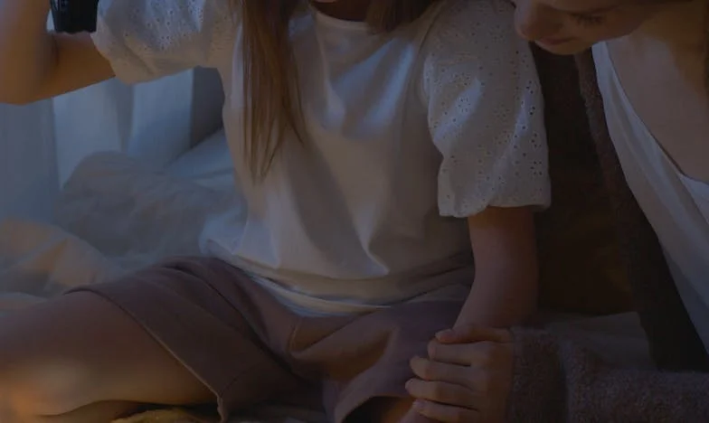 Amikor egy ajándék szétszakította a családot: Egy magyar menyasszony, egy anyós és egy szerencsétlen ünnep története