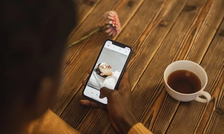 Onderhuids: Miért hazudott nekem a férjem? Egy magyar család titkai