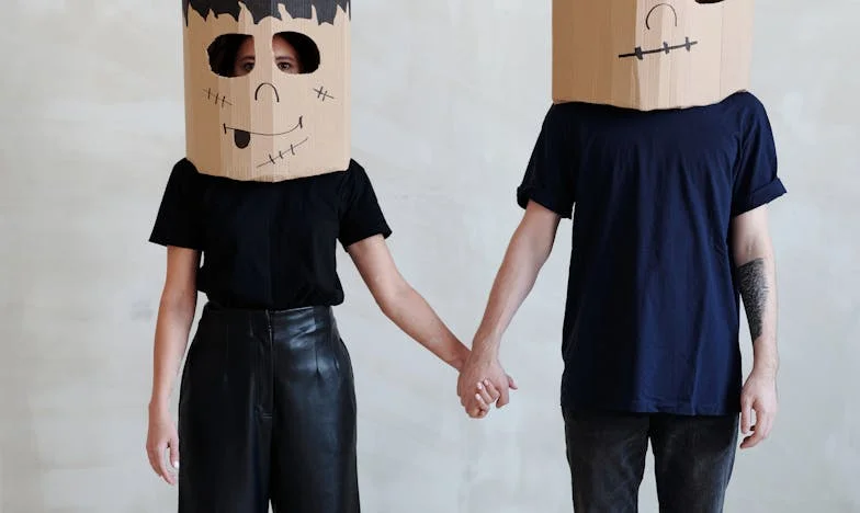 „Zoltán, most Debrecenben vagyok, a gyerekek anyámnál vannak. Kérlek, bocsáss meg és értsd meg!” – Egy kimerült anya vallomása, aki menekülni kényszerült, hogy önmagát megmentse