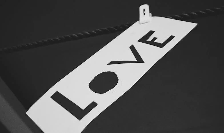 Bosszú az Anyóson: „A Szemüveged Koszosabb, Mint a Disznóink!” – Egy Mondat, Ami Felforgatta az Életem