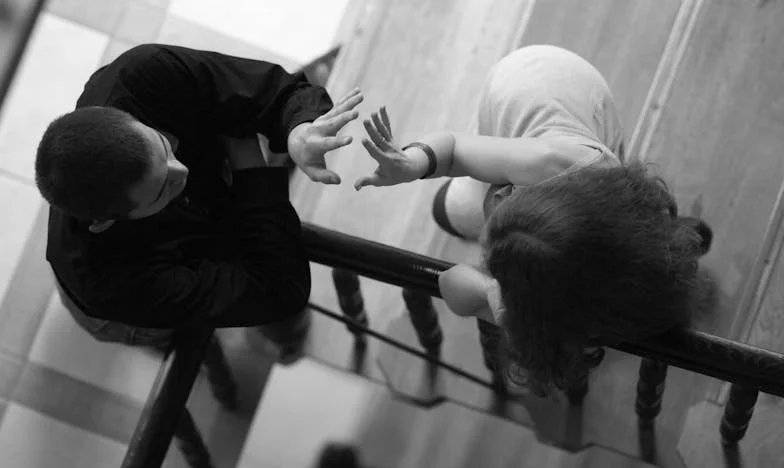 Gyermekkor és felelősség között: Egy fiatal anya története Szegeden