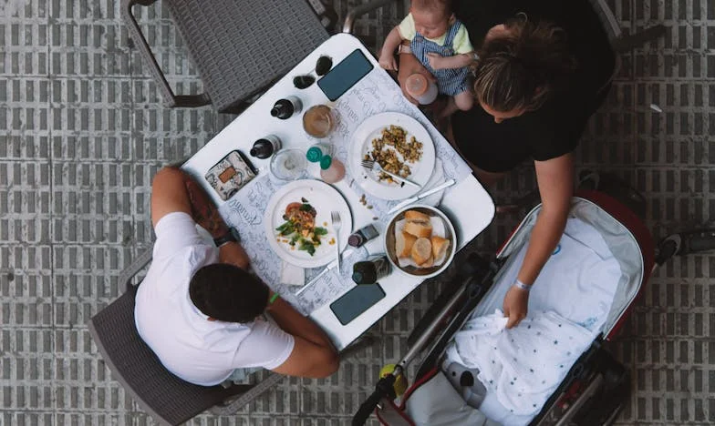Ne siess az esküvővel, Márta! – Egy menyasszony menekülése a zsarnoki vőlegény családjától