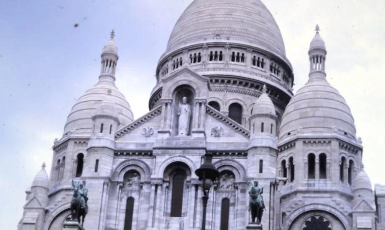 Bir Anne, Bir Kadın: Yalnızlığın İçindeki Güç