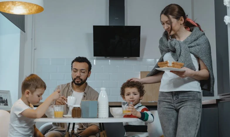 “Biz Bu İşe Başvurmadık!” – Kayınvalidem Hafta Sonlarımı Nasıl Cehenneme Çevirdi