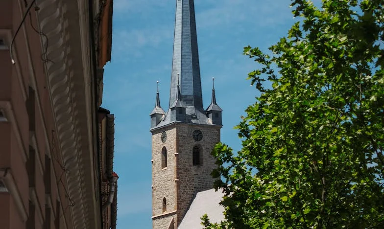 Kapımda Yabancılar: Bir Gecede Değişen Hayatım