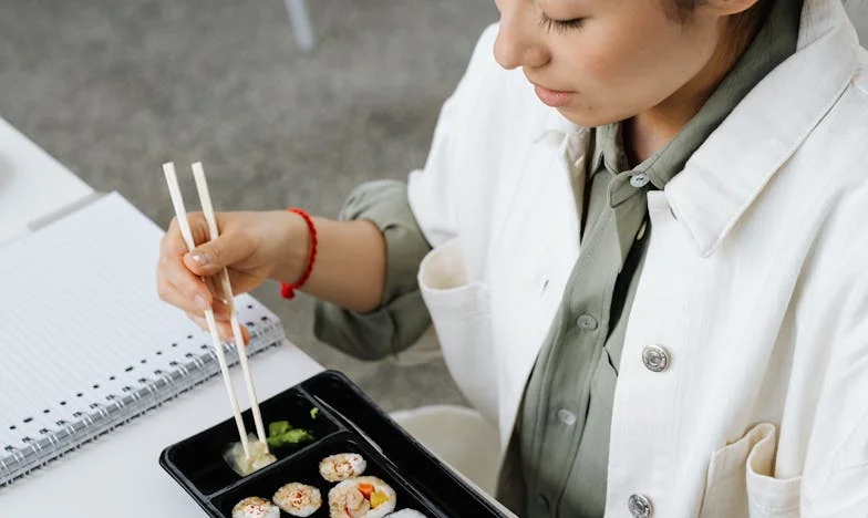 Kırık Dalların Ardında: Bir Yılbaşı Sabahı