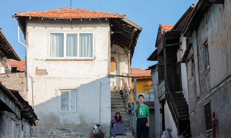 Nefretten Doğan Bir Aşk: Elif ve Komşusu