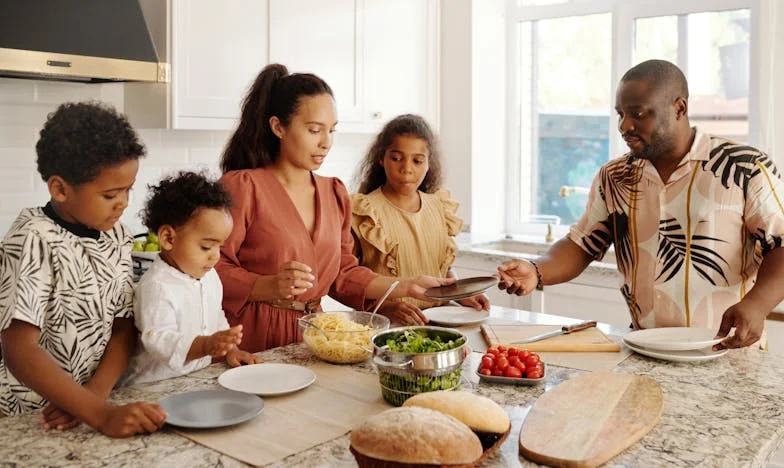 Yabancı Olduğum Ev: Bir Anne ve Oğulun Hikayesi
