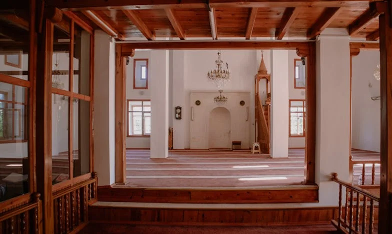 Casa Secretă: Între Frate și Soție, O Inimă Frântă