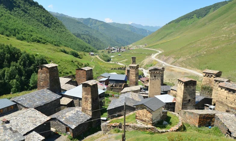Umbrele trecutului în casa noastră