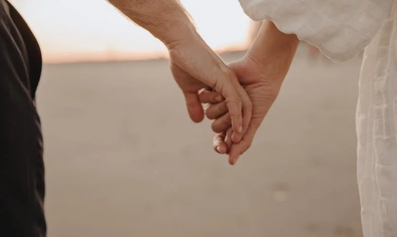 Când trecutul bate la ușă: Secretele fiicei mele și furtuna din familia noastră