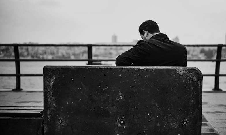 „Fă-ți bagajele și mută-te!” – Povestea unei mame captive între două lumi
