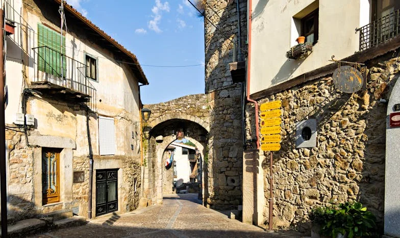 „Fă-ți bagajele și vino ACUM!” – Cum soacra mea a pus stăpânire pe viața noastră