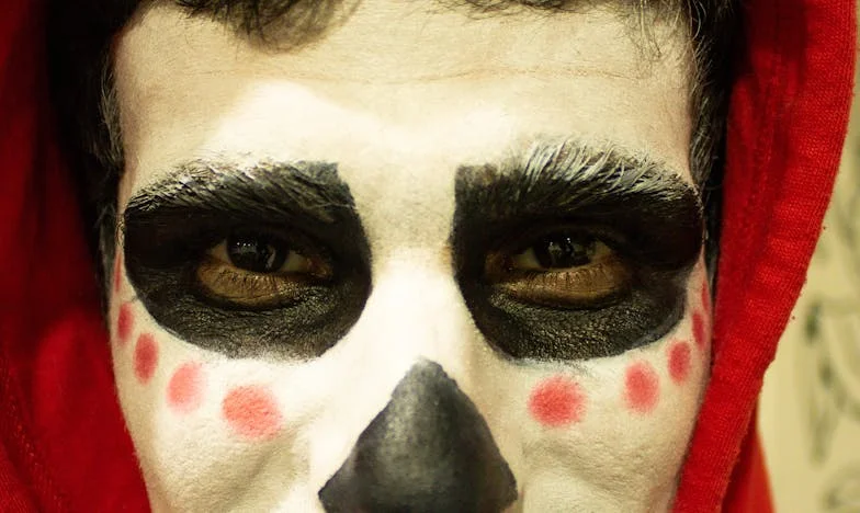 Singurătatea dintre patru pereți: Când se naște un copil și familia dispare