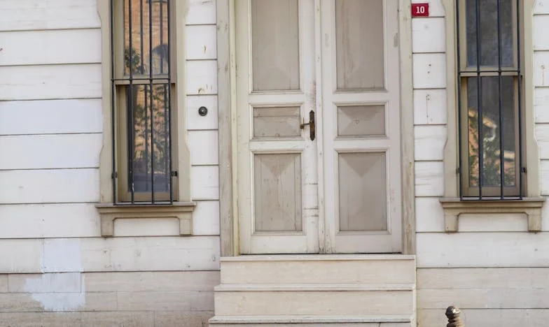 Când mama soacră îți invadează viața: Povestea mea despre pierderea propriului cămin