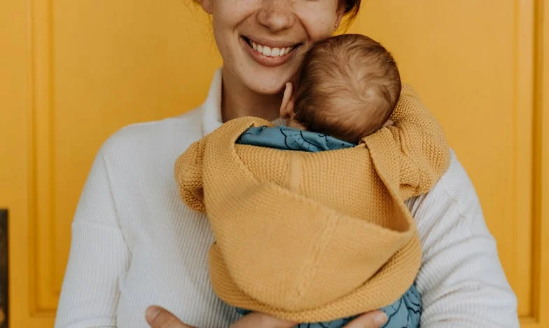 Când propria fiică îți spune: „Tu te bucuri, iar noi ne înecăm în datorii” – Povara unei pensii care nu mai e doar a ta