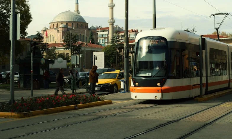 Când soacra a devenit a treia roată la căruță: Povestea unei familii din București