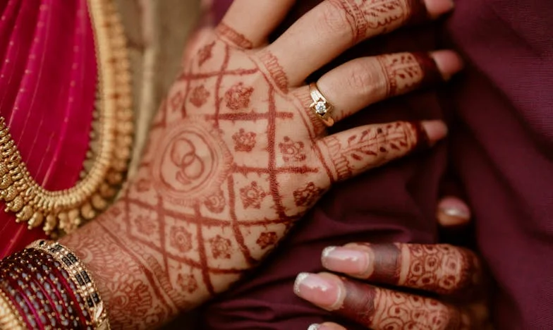 Când soțul meu a dat toată mâncarea gătită de mine mamei lui – o dramă românească din interior