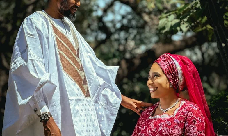 Cutia cu inelul bunicii – Povestea unei familii sfâșiate de secrete