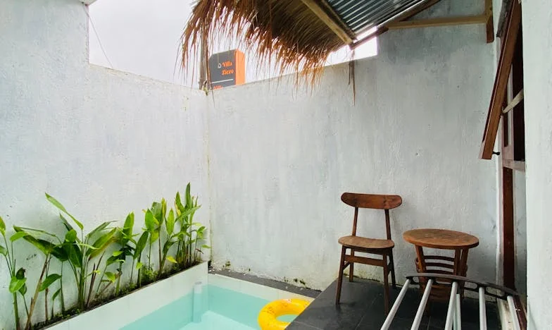 Dragoste la șaizeci și doi de ani – Povestea unei „naive bătrâne” în ochii fiului meu