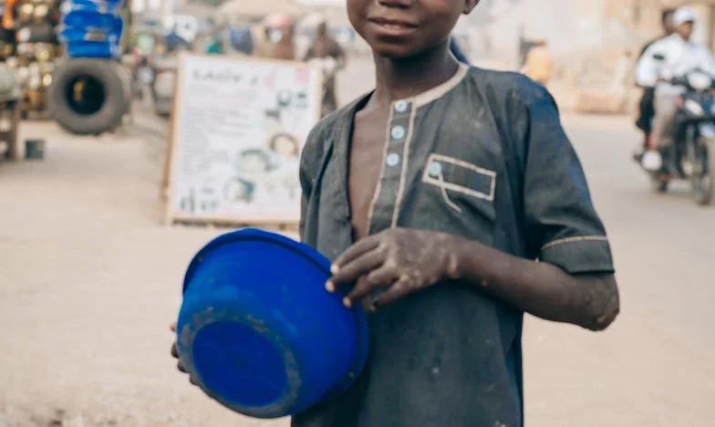 Fără leagăn: Povestea unei mame în mijlocul haosului