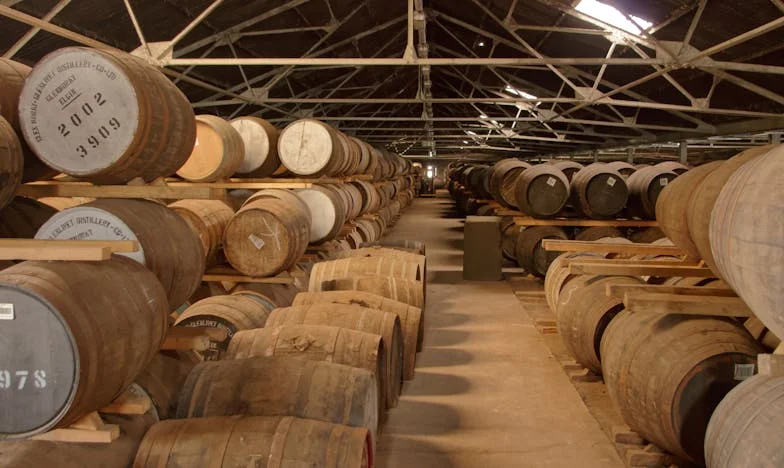 Fereastra spre liniște: Povestea Mariei din cartierul nostru