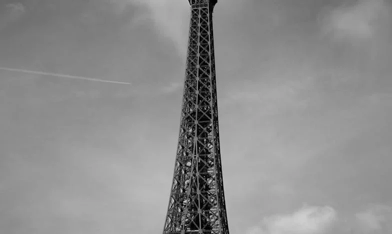 Fiica mea a ales dragostea, iar noi am plătit prețul – Povestea unei familii românești