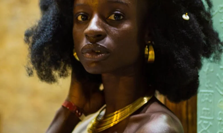 Între Datorie și Iubire: Lacrimile de pe Pragul Tatălui Meu Vitreg