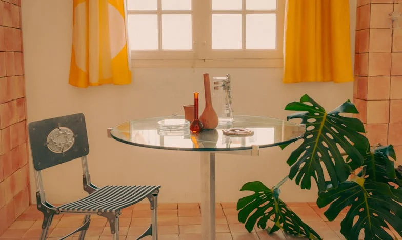 Între două lumi: ziua de naștere a Lenei și umbra trecutului