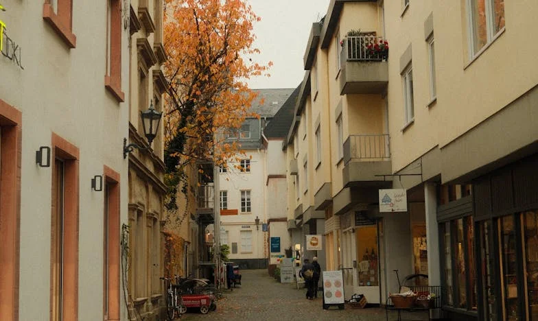 Între loialitate și demnitate: Povestea unei cafele amare