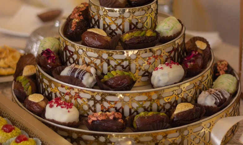 Părul Terezei și tăcerea dintre noi: Cât de departe putem merge pentru o idee?