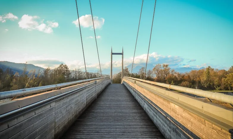 Sub același acoperiș: Povara alegerilor și războiul cu soacra