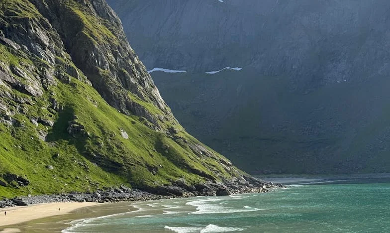 Tăcerea din mine: Cum am supraviețuit cancerului și trădării familiei mele