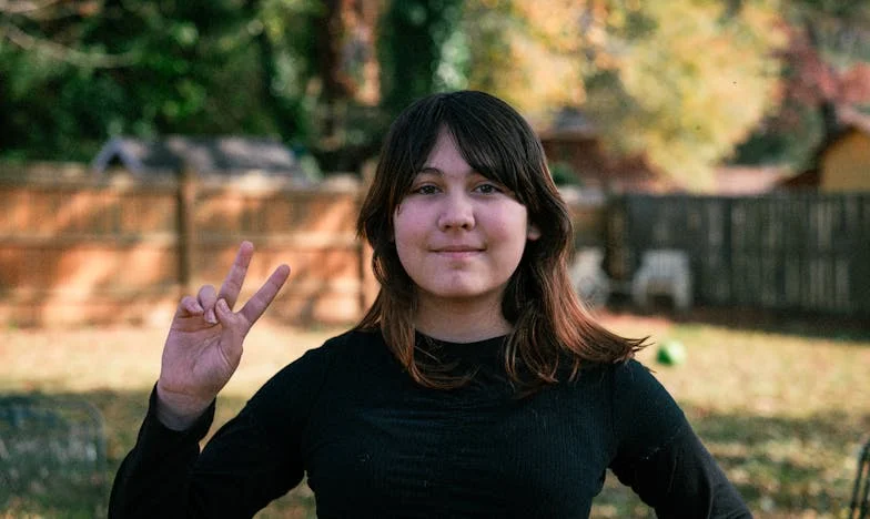 Umbre în sufragerie: Viața mea cu soacra și căutarea liniștii