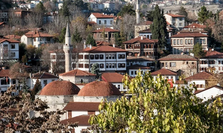 De ce ea, și nu eu? Povestea unei iubiri împărțite