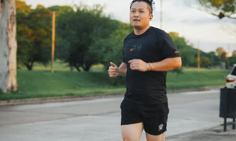 Între două focuri: Povestea mea despre curaj și limite într-o familie românească