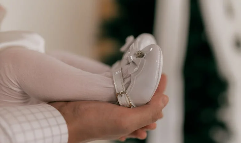 Între două lumi: Povestea mea despre loialitate, familie și sacrificiu