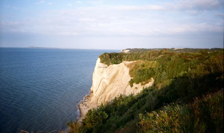 Între patru pereți: Când familia devine pericol – povestea unei alegeri care mi-a schimbat viața