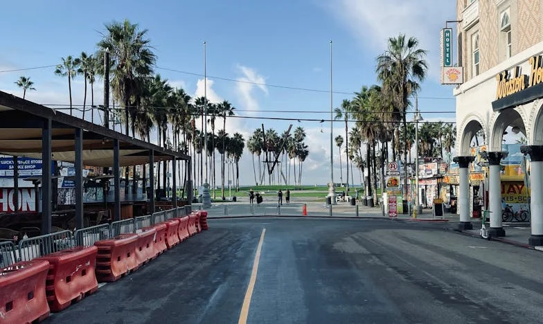 Nu mai recunosc omul de lângă mine: Povestea destrămării unei familii românești