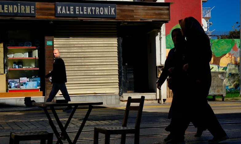 Sclavia de weekend – Povara așteptărilor unei soacre românce