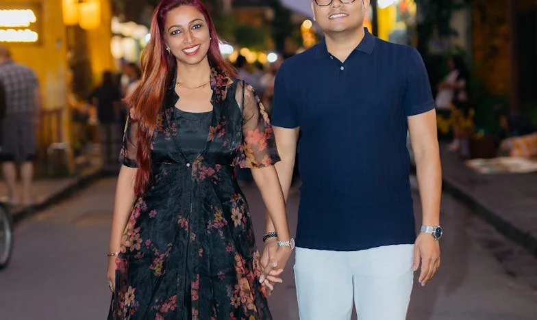 Dincolo de Oglindă: Povestea Mea cu Ana