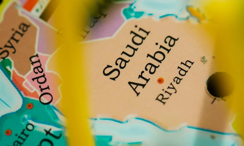 Dincolo de Ușă: Povestea lui Rareș și Moștenirea Tăcută