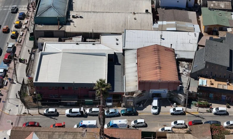 Între două case: Povestea unei surori care a uitat să spună „nu”