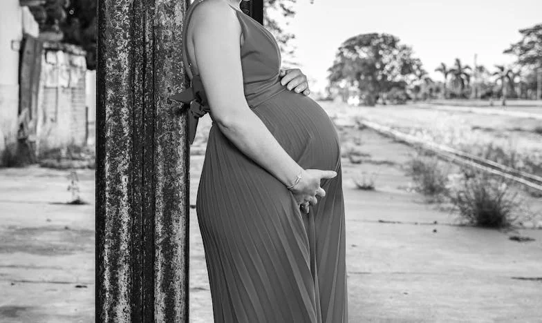 Între două lumi: când familia te pune la zid