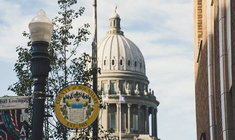 Mama trăiește în lux, iar noi abia supraviețuim: Povestea unei familii românești între așteptări și realitate