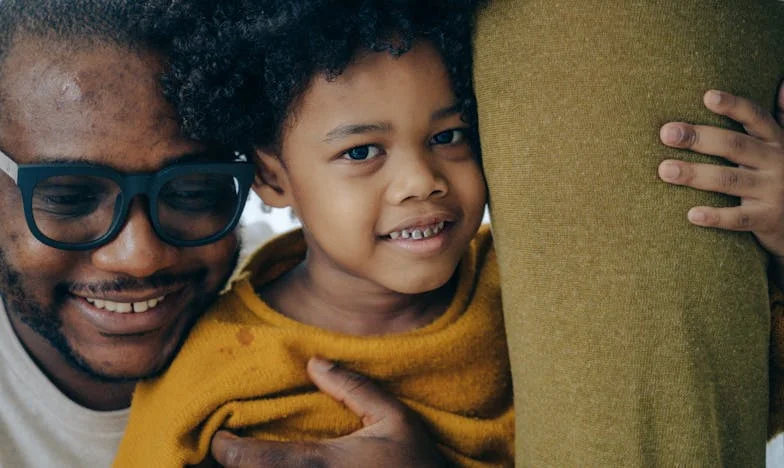 „Nu mai veni aici, mamă” – Povestea unei mame acuzate pe nedrept